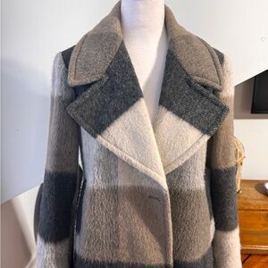 Women's Plaid Coat Peacoat gray and tan size medium great detail size large